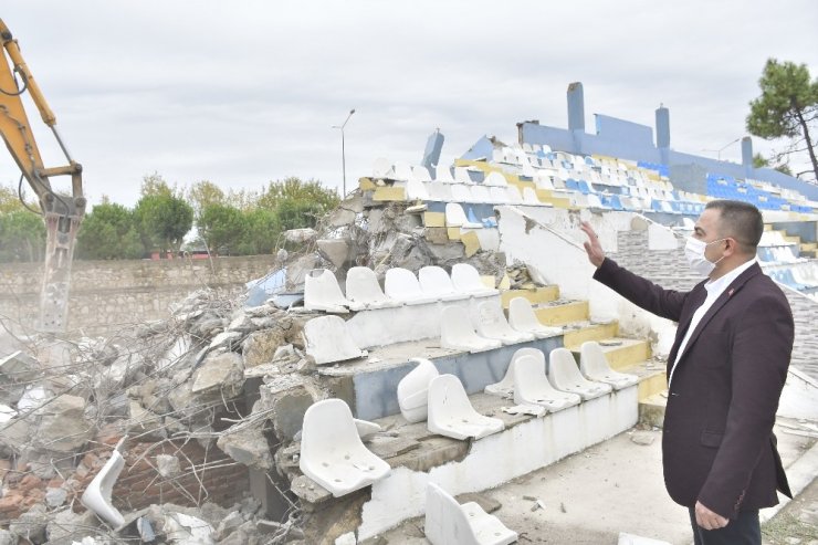 İlyas Bayram Stadyumu tribünü yenileniyor