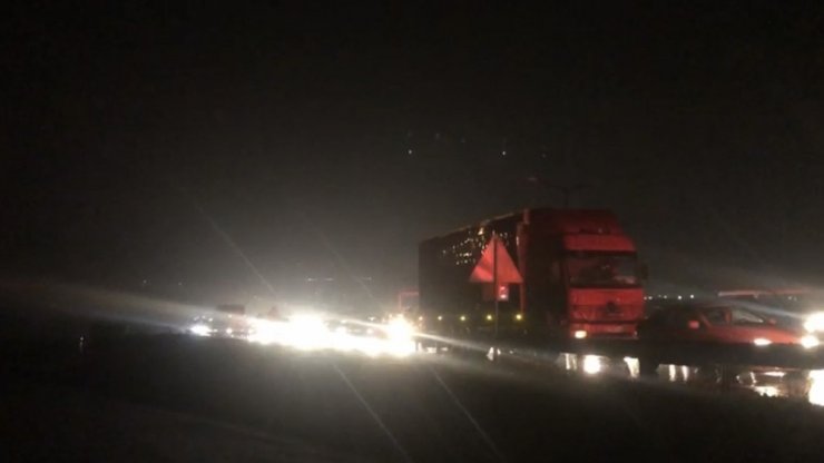 Bursa’da yağış nedeniyle kilometrelerce kuyruk oluştu