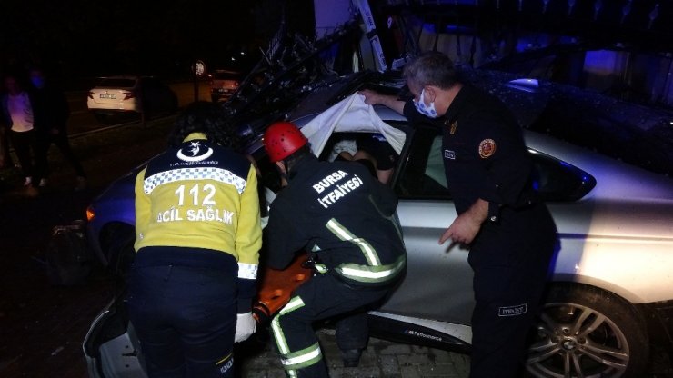 Bursa’da feci kaza 3 yaralı