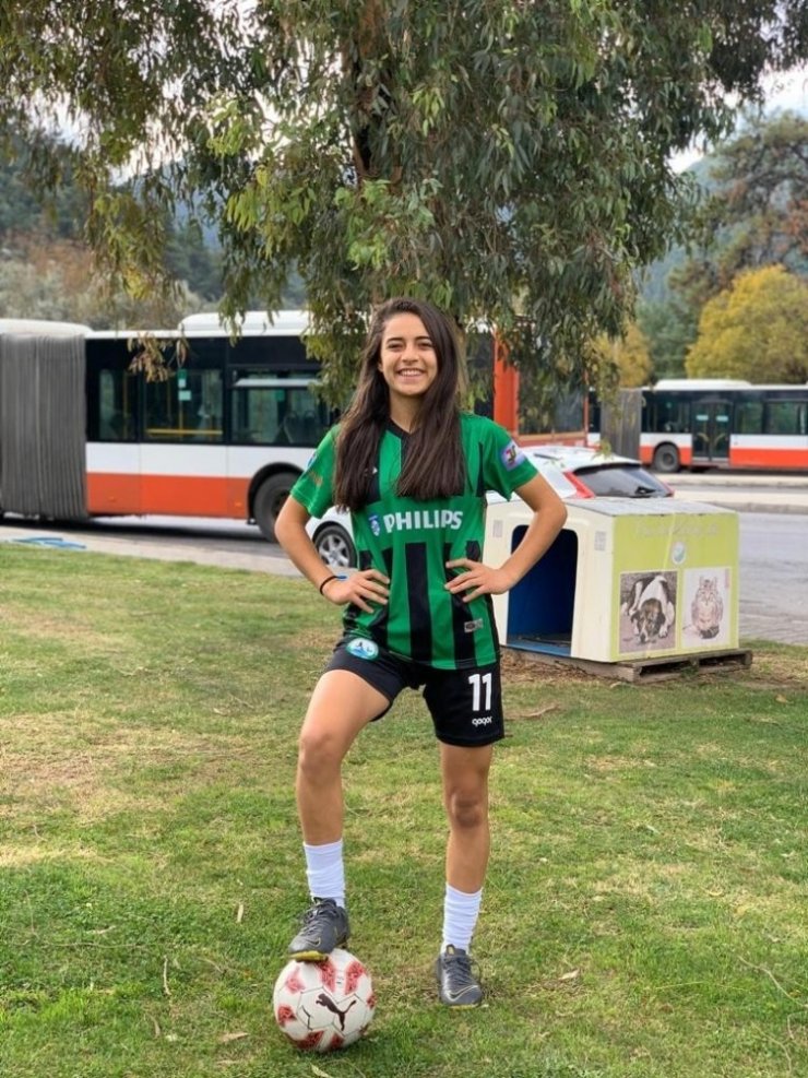 Horozkent’in 5 kızı U19 Kadın Milli Takımı’na seçildi