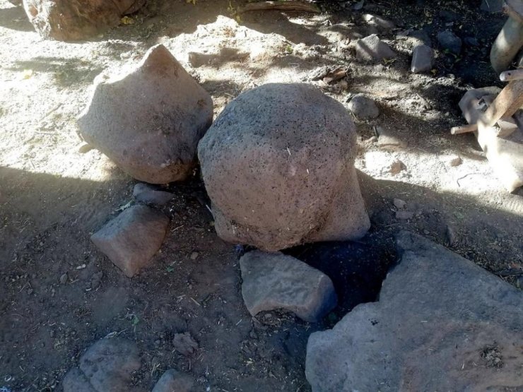 Diyarbakır’da Asur dönemine ait üzeri kabartma yazılı taş ele geçirildi