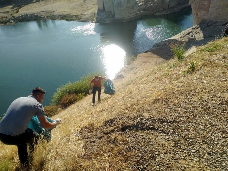 Tarihi Malabadi Köprüsünde temizlik çalışması