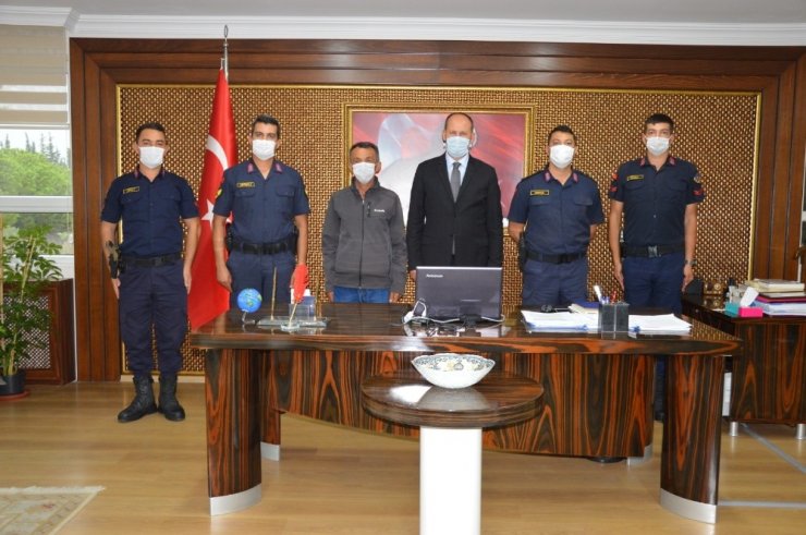 Çiftçilerin ürünlerini çalan şahıslar jandarmadan kaçamadı