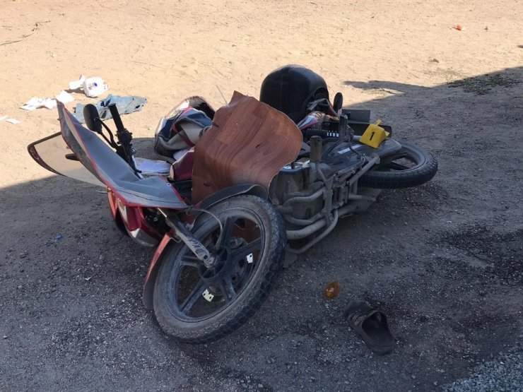 Motosiklet, otobüse çarptı: 1 ağır yaralı