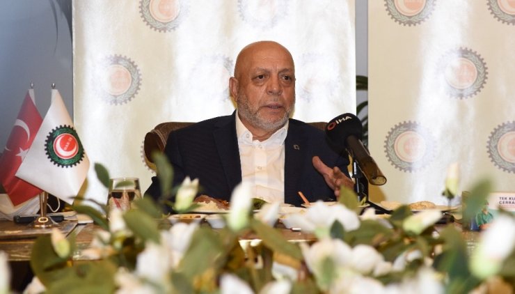 HAK-İŞ Genel Başkanı Arslan: "Bizim için birinci gündem maddesi 696 sayılı kanun hükmündeki kararnamenin 1 Kasım itibari ile yeni bir aşamaya gelmiş olması"