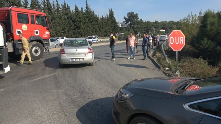 Hatay’da orman yangını yerleşim yerlerini tehdit ediyor