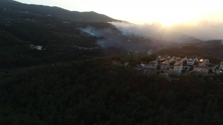 Hatay’daki orman yangını drone ile görüntülendi