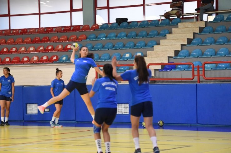 Konyaaltı Hentbol Takımı, Elazığ’ı konuk ediyor