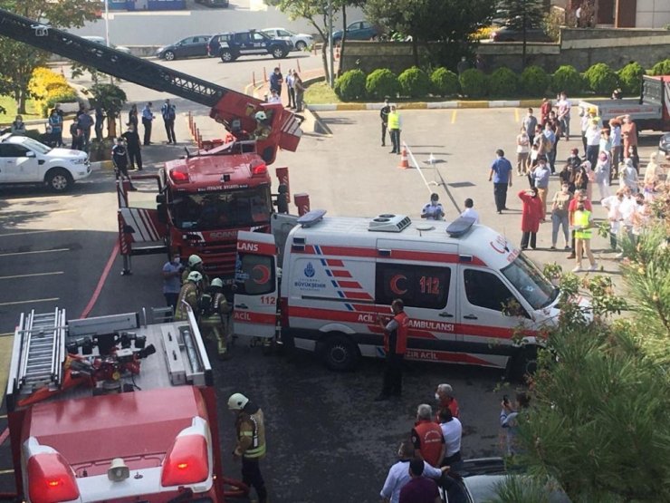 Kartal’da deprem anında yangın müdahale ve kurtarma tatbikatı yapıldı