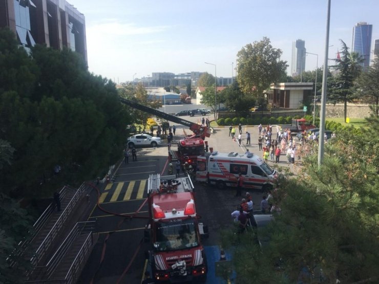 Kartal’da deprem anında yangın müdahale ve kurtarma tatbikatı yapıldı