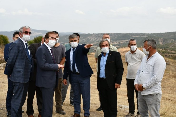 Vali Gürel hem denetledi hem de antik kentte çalışmaları yerinde inceledi