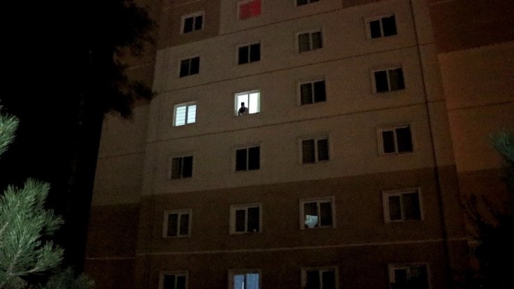 Apartmanın 4. katından düşen kadın öldü