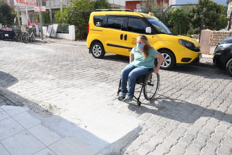 Bedensel engelli vatandaşın evine özel engelli rampası