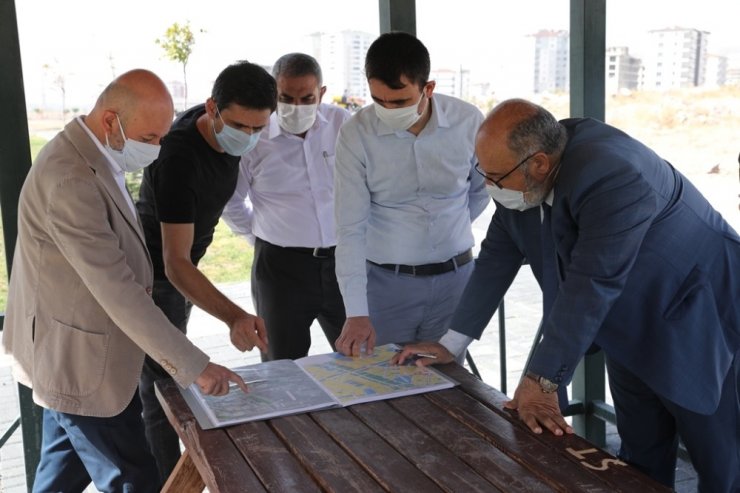 Başkan Çolakbayrakdar, "Bu yıl hedefimiz 100 bin ağaç dikmek"