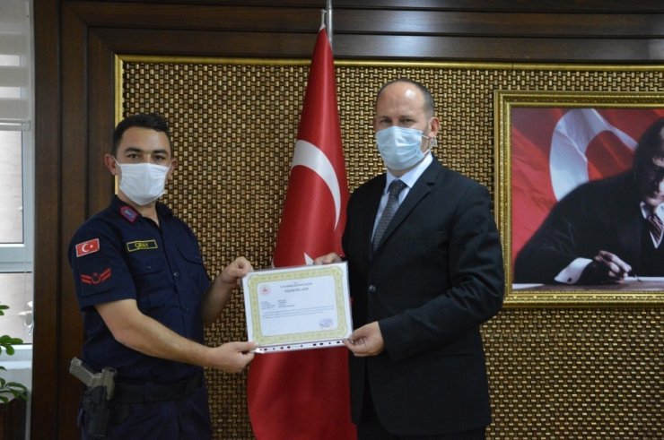 Çiftçilerin ürünlerini çalan şahıslar jandarmadan kaçamadı