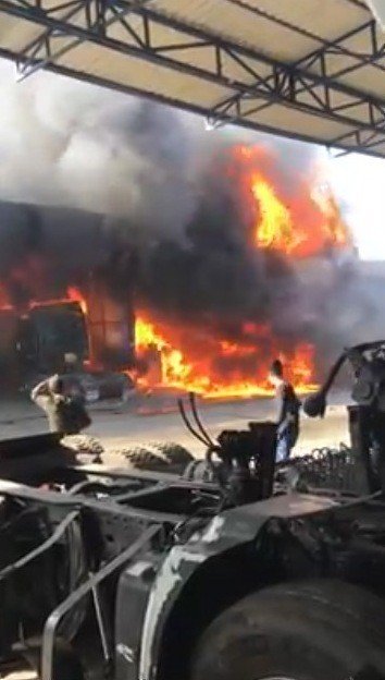 Mersin’de sanayi sitesinde yangın (1)