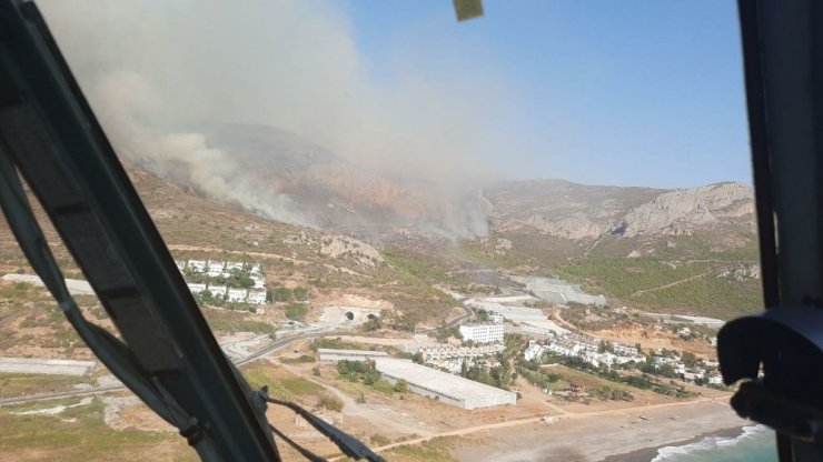 Aydıncık’ta orman yangını çıktı