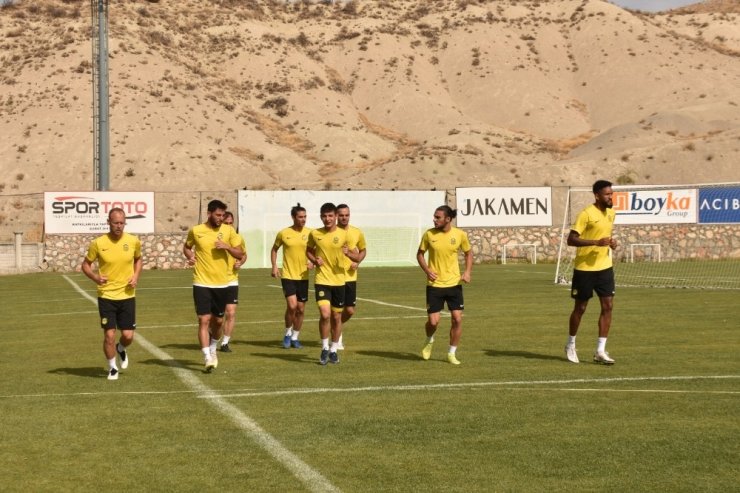 Hamza Hamzaoğlu: "Hedeflerimize taşıyacak kadroyu kurduk"