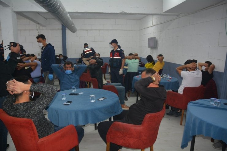 Nevşehir’de jandarma kumar baskını düzenledi