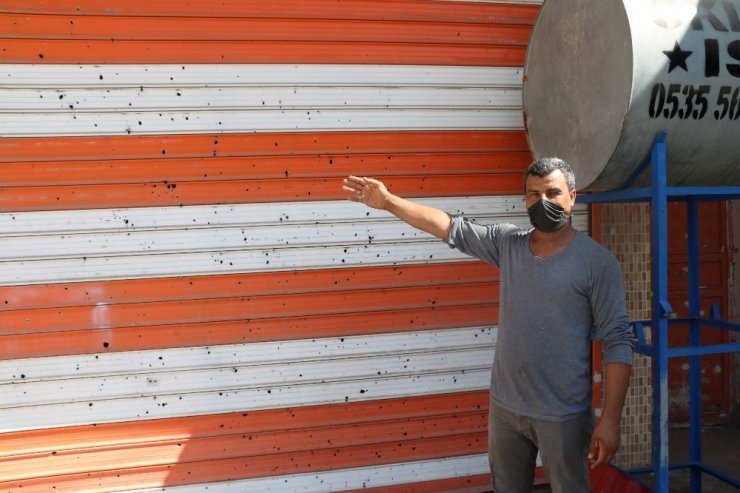 Teröristlerin attığı roketlerin izleri duruyor