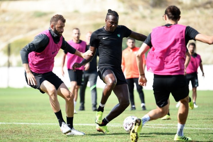 Denizlispor milli arada hazırlık maçına gidiyor