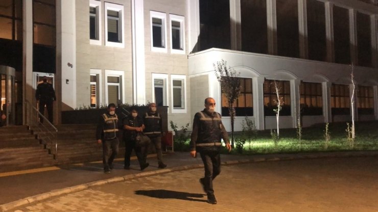 Bursa’da sahte kimlik operasyonu: 2 kişi gözaltında