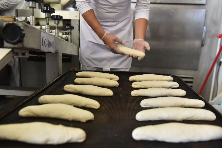 Halk Ekmek mobil ekmek fırını ile Başkent yollarında