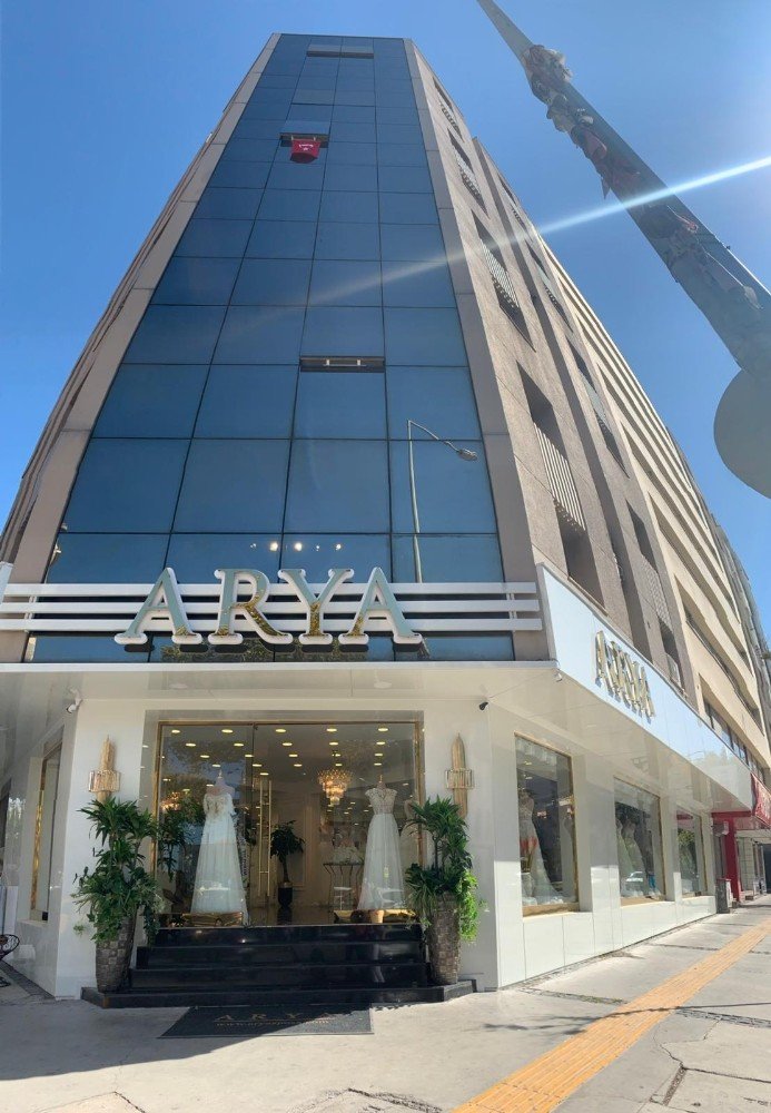 Arya Sposa Gelinlik CEO’su Derya Demir’den Alaçatı Koleksiyonu