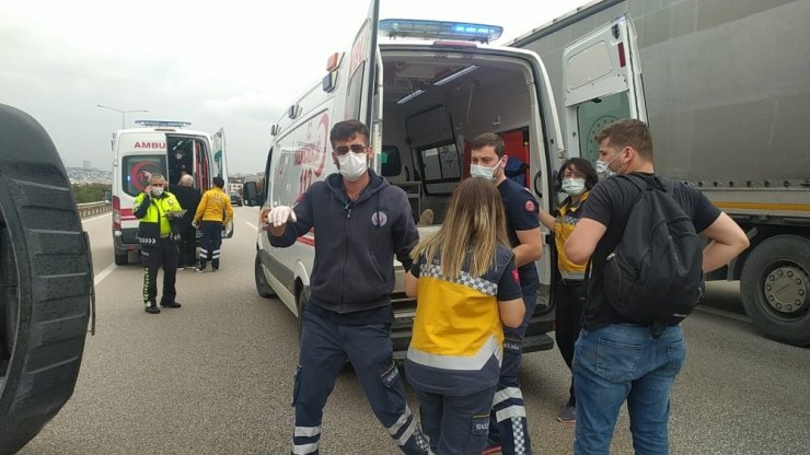 Bursa’da sis faciası...Ambulans takla attı: 5 yaralı