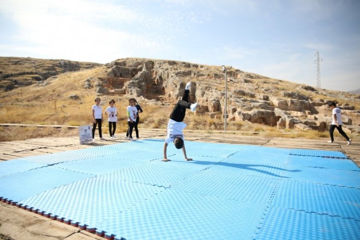 Perre Antik Kentte Cimnastik Günü kutlaması