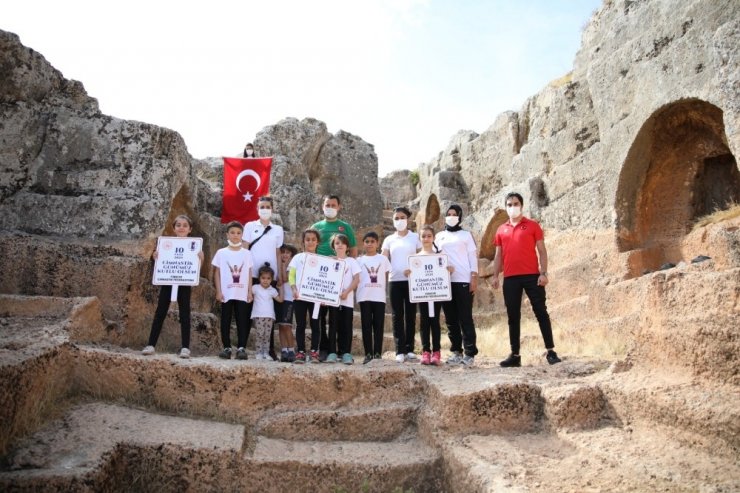 Perre Antik Kentte Cimnastik Günü kutlaması