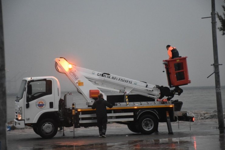 Aşırı yağışta belediye teyakkuza geçti