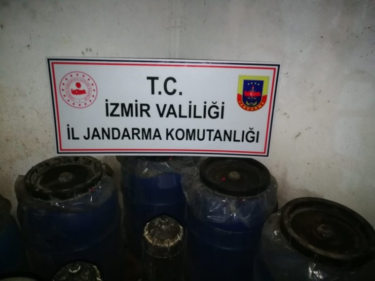 İzmir’de depoya kaçak alkol operasyonu