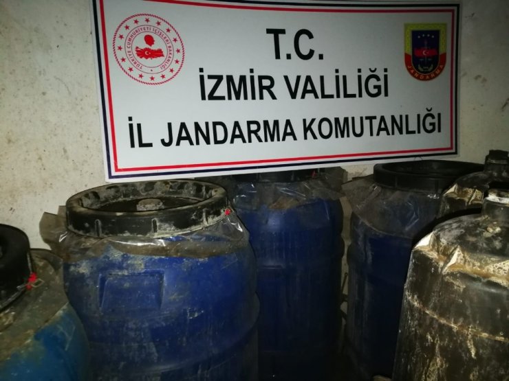 İzmir’de depoya kaçak alkol operasyonu