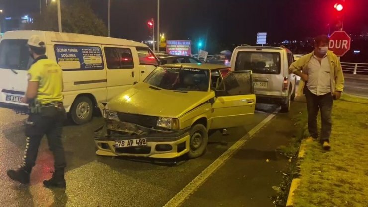 Karabük’te iki ayrı trafik kazası: 1’i çocuk 3 yaralı