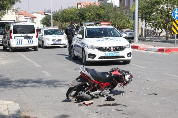 Midibüsle çarpışan motosikletin sürücüsü yaşam mücadelesi kaybetti