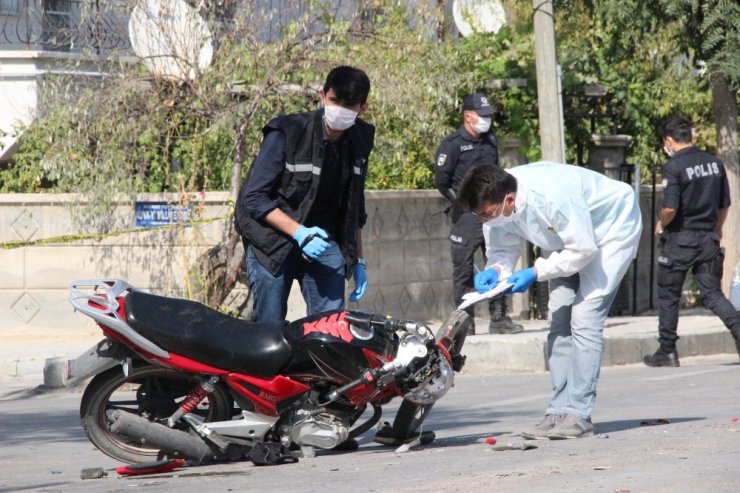 Midibüsle çarpışan motosikletin sürücüsü yaşam mücadelesi kaybetti