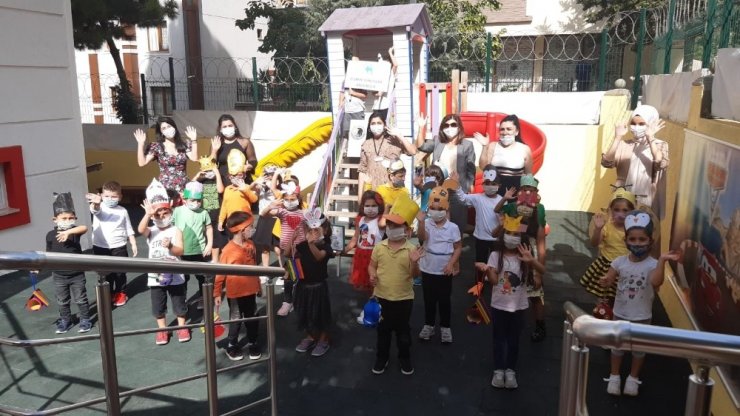 Atık malzemeler, minik ellerde yuvaya dönüştü