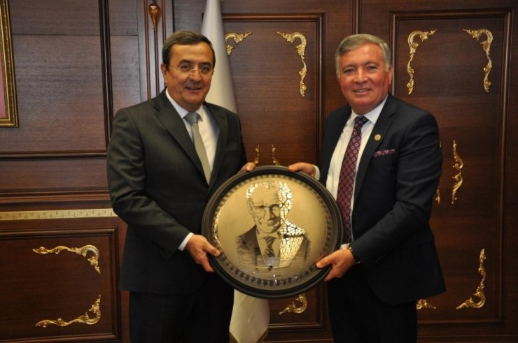 Konak’tan kardeş şehir Honaz’a destek