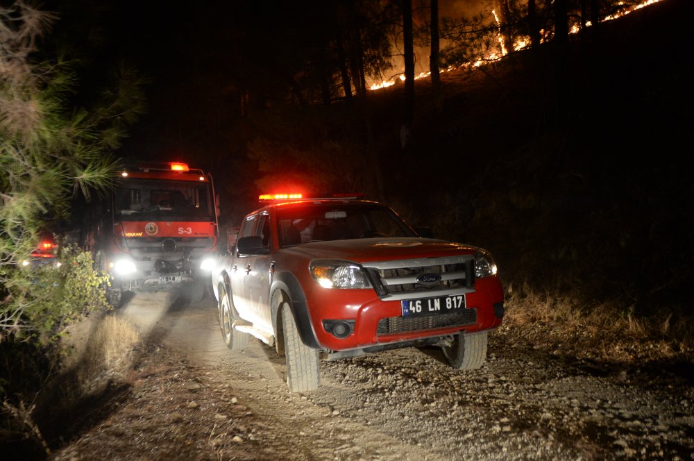 Konya İtfaiyesi Kahramanmaraş'ta! Orman yangınına müdahale devam ediyor