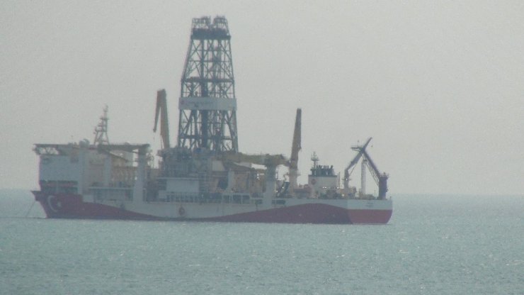 Kanuni sondaj gemisinin Mersin açıklarında bekleyişi sürüyor