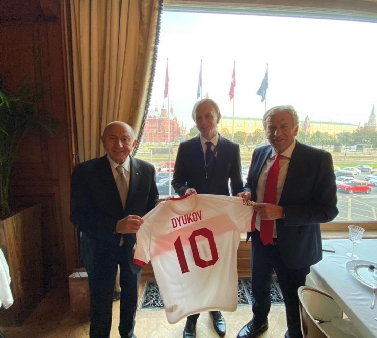 Rusya-Türkiye maçı öncesi yemek organizasyonu