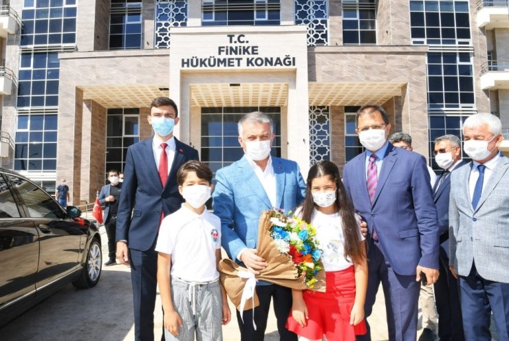 Antalya Valisi Ersin Yazıcı : “Allah’a şükür Antalya’daki hasta sayısı düşüşe geçti”