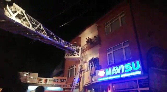 Düzce’de apartmanın 3. katında yangın çıktı