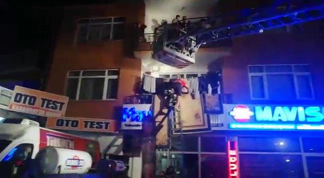 Düzce’de apartmanın 3. katında yangın çıktı
