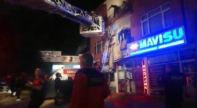 Düzce’de apartmanın 3. katında yangın çıktı