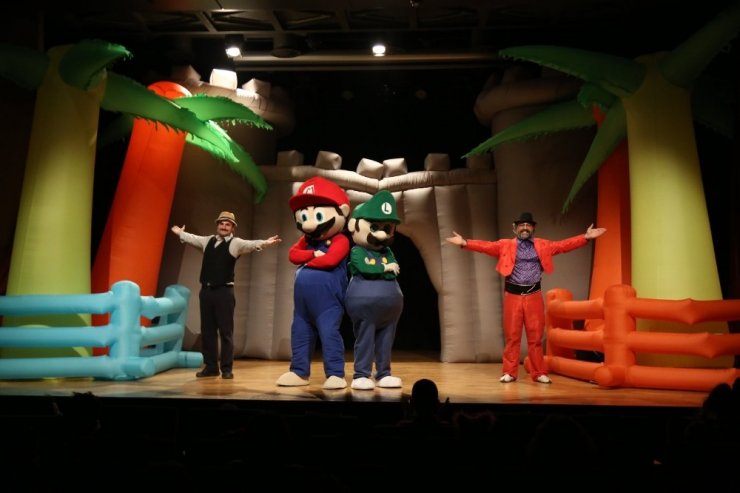 Eyüpsultanlı çocuklar “Süper Mario” ile buluştu