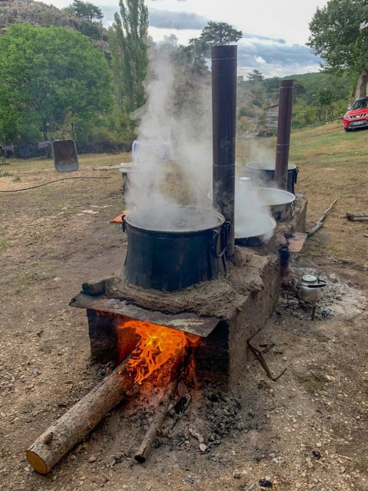 İdrisyayla’nın meşhur pekmezi yapılmaya başlandı