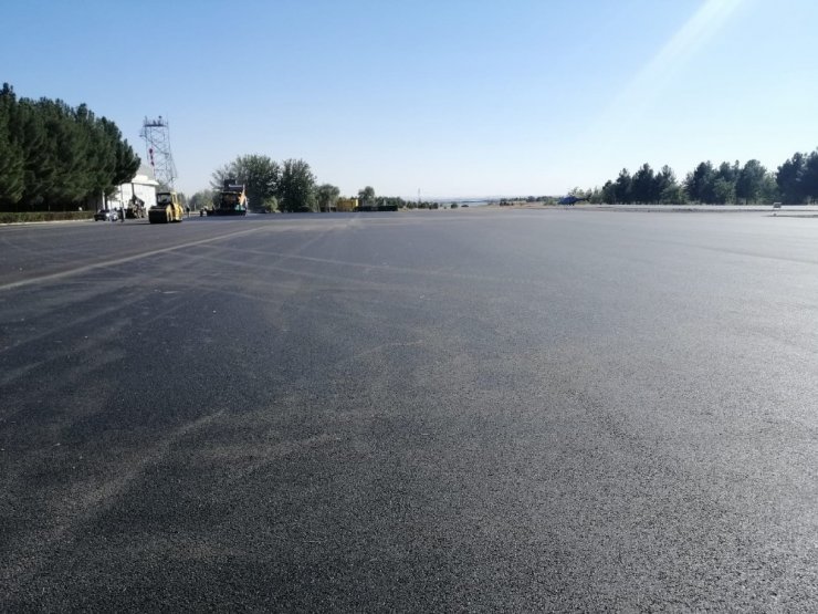 Polis Havacılık Müdürlüğü apronu asfaltlandı