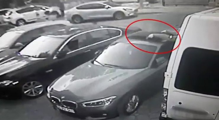 Lüks araçlardan direksiyon ve sunroof çalan şahıslar yakalandı